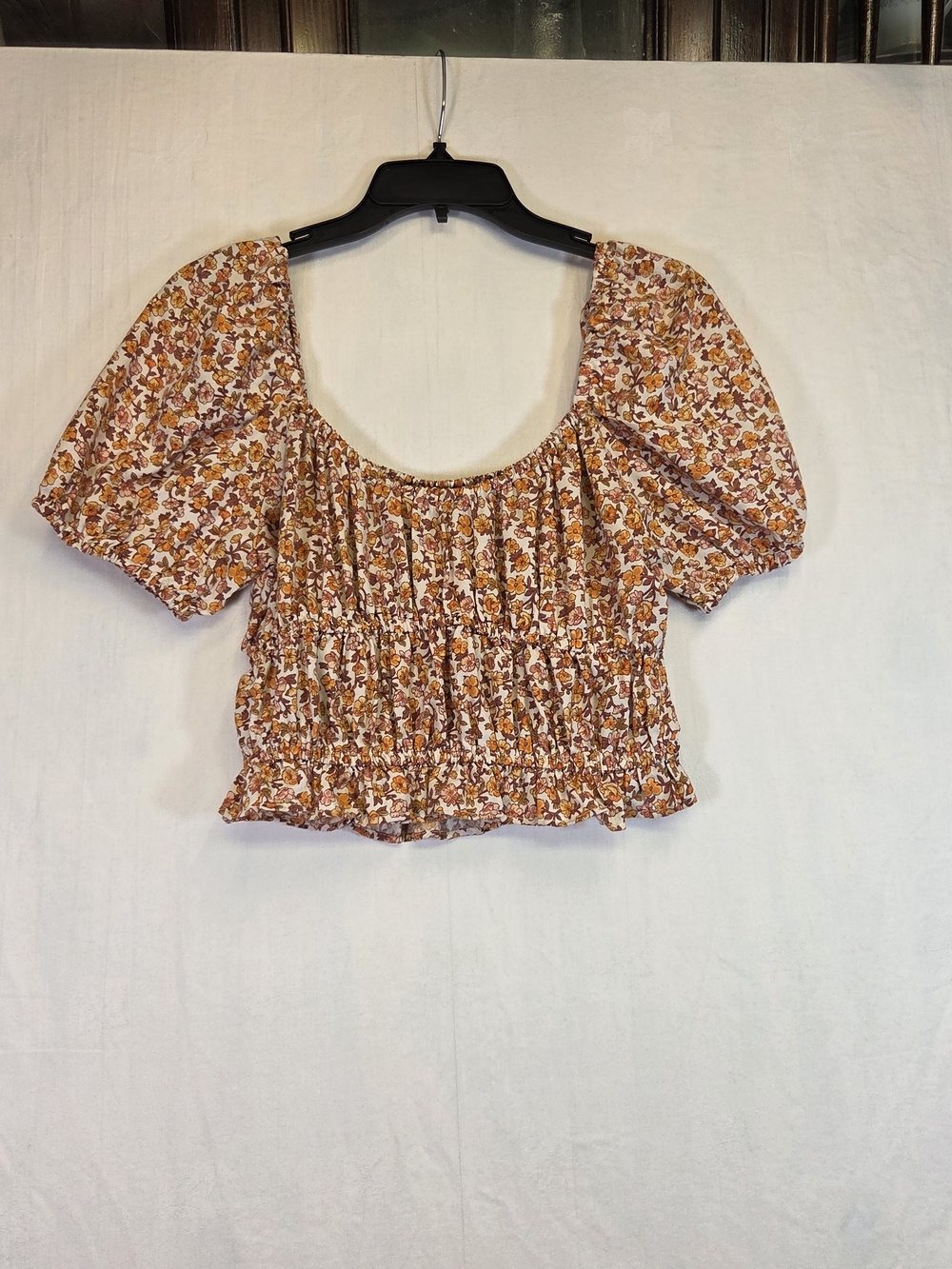 B.O.G Collective Floral Puff Sleeve Smocked Crop Top Medium.#0392